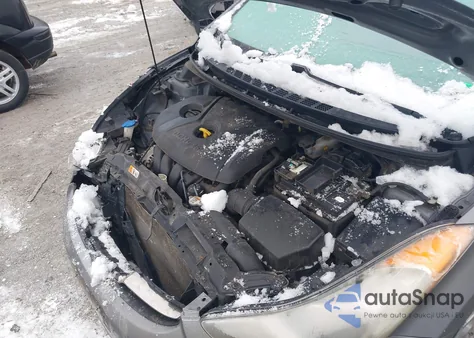 2013 Hyundai Elantra Limited из США, поврежденный, VIN 5NPDH4AE5DH199972